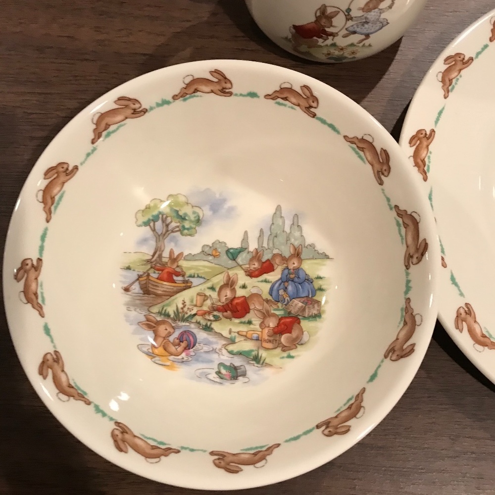 Vintage Royal Doulton Bunnykin set - Picture 3 of 6